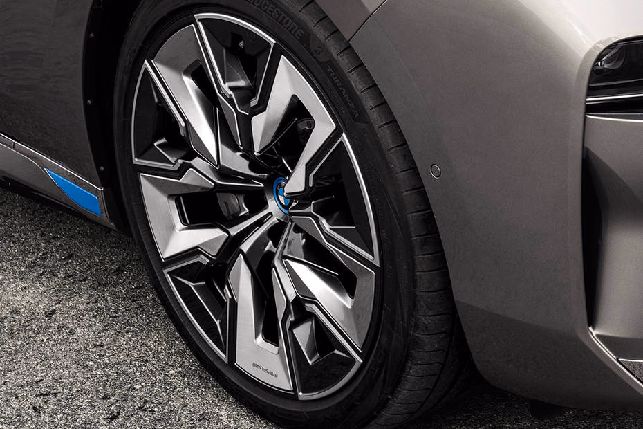 Bmw i7 - Photo 6