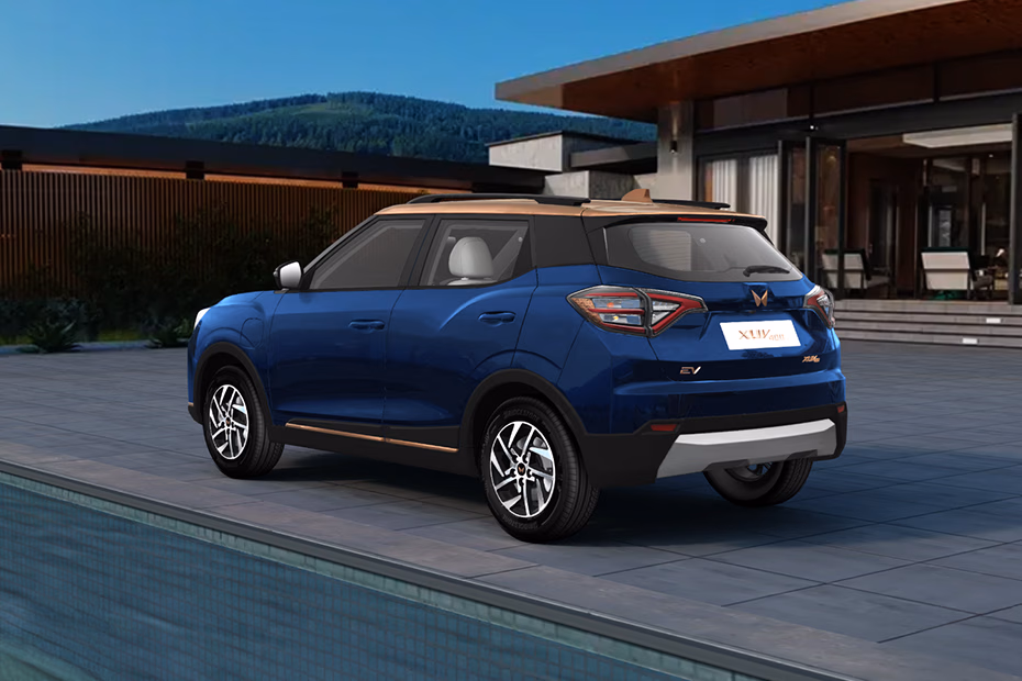 Mahindra XUV400 EV - Photo 4