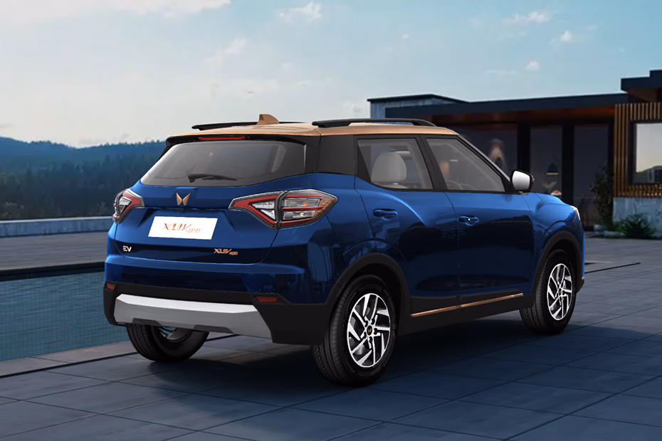 Mahindra XUV400 EV - Photo 6