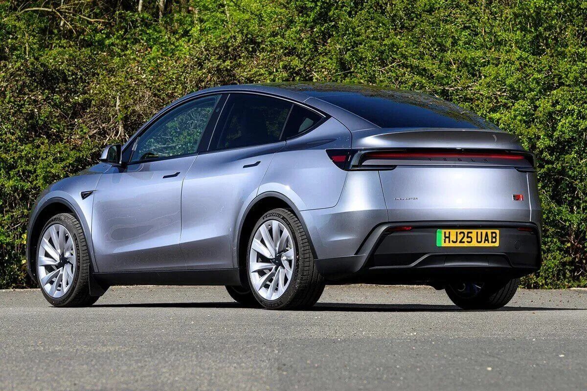 Tesla Model Y - Photo 2
